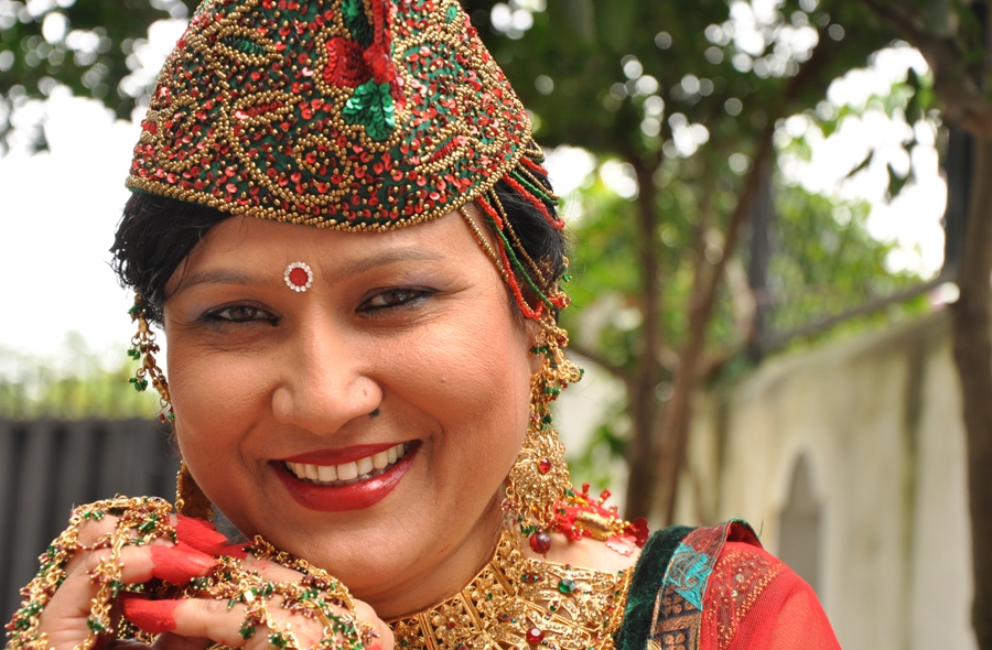 Komal Oli to produce poila jana pam